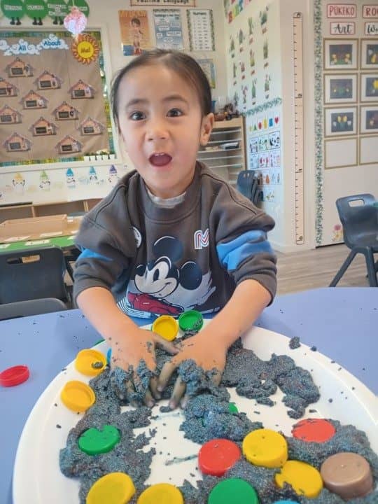 Aotea porirua child kinetic sand sensory play